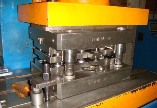 注塑模具溫度控制系統設計 注塑模具溫度控制系統設計