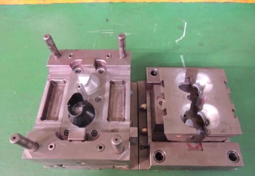 塑膠模具動模冷卻水道的結構形式 塑膠模具動模冷卻水道的結構形式