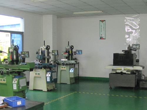 注塑模具制造斜導柱滑塊的耐磨塊結構和要求 注塑模具制造斜導柱滑塊的耐磨塊結構和要求