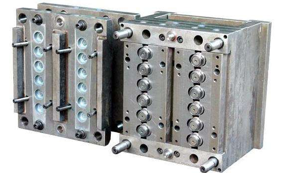 中國模具企業(yè)面臨雙重壓力情況分析 中國模具企業(yè)面臨雙重壓力情況分析